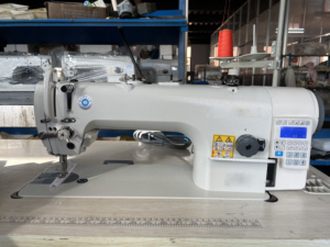 Máquina de Coser Computarizada de Una Sola Aguja 7903 con Motor de Alimentación de Aguja Plana y Cortahilos, Nueva Condición - Product Image 3