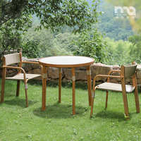 Meiqi Outdoor-Esstisch mit Eisenrahmen und Gehärteter Glasplatte, Wasserdicht, Stapelbar, Langlebig, Gartenmöbel für Draußen