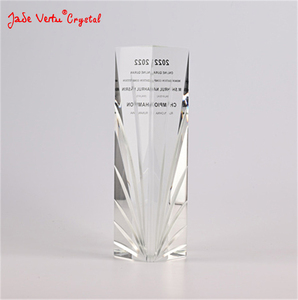 Prix de pièces de trophée transparent en <span class=keywords><strong>cristal</strong></span> fabriqué à la main en gros de luxe - Product Image 1