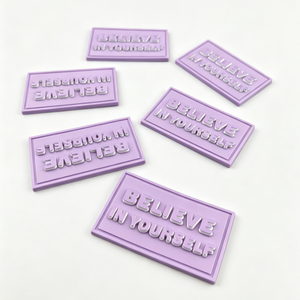Etichetta in Silicone Ecologica con Logo in Rilievo, Etichetta Personalizzata in Gomma Morbida, Etichetta in Silicone per Abbigliamento Sportivo, Accessori per Indumenti - Product Image 5