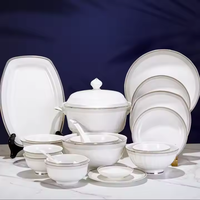 Ensemble de vaisselle en céramique de luxe au design moderne et élégant Ensemble de vaisselle en bégonia d'automne Ensemble de table en céramique Bol émaillé Les Assiettes