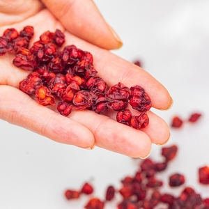Atacado naturais Jilin <span class=keywords><strong>Schisandra</strong></span> <span class=keywords><strong>chinensis</strong></span> de Changbai Montanha Wuweizi Chá De Frutas Secas - Product Image 2