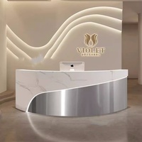 Comptoir de réception élégant au design courbé doré pour bureau, hôpital, salon de beauté, caisse