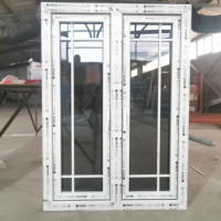 Fenêtre à battant moderne en PVC avec moustiquaire à persiennes, isolation thermique, certifiée Energy Star, pour extérieur, entrée, cuisine, salle de bain, villa