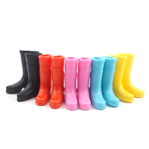 Bottes de pluie miniatures imperméables en caoutchouc bottes de <span class=keywords><strong>jardin</strong></span> féeriques chaussures en silicone pour maison de poupée couvre-chaussures de pluie et de neige pour la décoration de Slime - Product Image 5