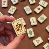 Ubin Mahjong Akrilik Amerika Burgundy Natural Journey 2-Deck 160 Buah untuk Hiburan Luar Ruangan