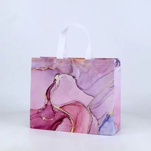 Sacs de shopping en tissu non tissé personnalisés de luxe pour femme, sacs à main personnalisés avec logo pour vêtements - Product Image 2