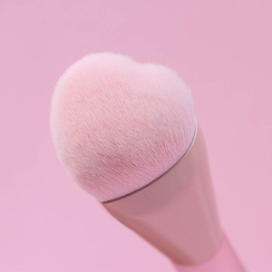 Nouvelle boîte individuelle de pinceaux de maquillage professionnels en forme de cœur pour artiste maquilleur, avec manche en poils synthétiques, idéal pour le cache-cernes et les joues – Idée <span class=keywords><strong>cadeau</strong></span> Saint-Valentin HQ - Product Image 6
