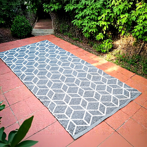 Tapis d'extérieur Jacquard en PVC parfait pour le jardin et le porche Tapis en plastique lavable résistant aux intempéries pour un usage quotidien - Product Image 1