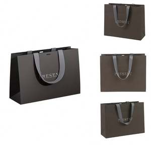 Wholesale Custom Cosmetic Fancy Black Gift Bags with logo Shopping Bag Hard Paper Bag for Christmas Customized - Product Image 4