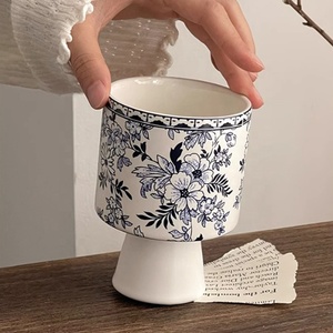 Tasse <span class=keywords><strong>à</strong></span> thé en céramique bleue et <span class=keywords><strong>blanche</strong></span> classique Mini <span class=keywords><strong>vase</strong></span> céladon créatif tasse <span class=keywords><strong>à</strong></span> café d'eau en <span class=keywords><strong>porcelaine</strong></span> - Product Image 6