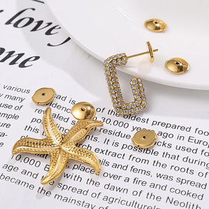 ต่างหูรูปดาว ทำจากไทเทเนียมสตีล สีทอง ประดับไมโครอินเซิร์ต เหมาะสำหรับทุกเพศทุกวัย สวมใส่ได้ทุกวัน อุปกรณ์เสริมเครื่องประดับเจาะหู - Product Image 1