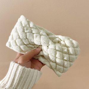 Mới Tùy Chỉnh Ngọc Trai Trang Trí Cạnh Rộng Ban Nhạc Đầu Mùa Đông Len Headbands Dệt Kim Ban Nhạc Tóc Đàn Hồi Cho Phụ Nữ Tóc Phụ Kiện - Product Image 3