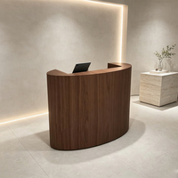Comptoir de réception ovale en bois massif de style médiéval pour magasin de vêtements, ensemble complet de mobilier commercial