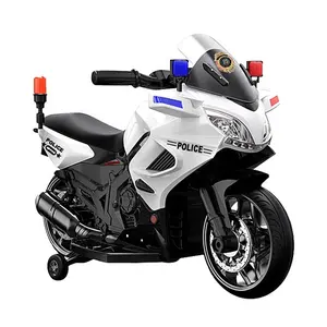 バイクに乗るミニバイクバイクに乗るキッズベビーバイクバイク警察