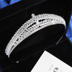 <span class=keywords><strong>Coronas</strong></span> <span class=keywords><strong>de</strong></span> Princesa <span class=keywords><strong>de</strong></span> Lujo ROMANTIC con Circonitas Cúbicas, Plateadas, Accesorios para el Cabello para Banquetes, Tiaras <span class=keywords><strong>de</strong></span> Novia para Bodas - Product Image 1