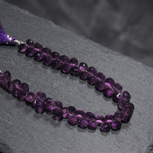 Collier de prière religieux fait main en perles ovales facettées de quartz améthyste avec pompon violet, provenant du Gujarat - Rozrincrystals.com - Product Image 4