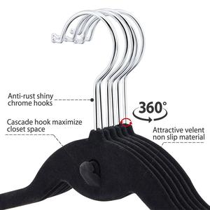 Cintres noirs antidérapants en feutre avec rotation à 360° °   Cintre à crochet pivotant floqué - Product Image 4