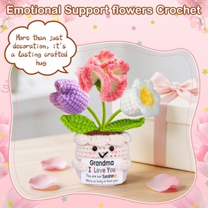 Jolie poupée en crochet faite à la main en forme de tulipe avec 3 fleurs dans un pot, cadeau « Je t'aime » pour Nana, grand-mère, GaGa, fête des mères, anniversaire - Product Image 5