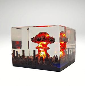 Escultura Artística de Resina Epoxi con Escena de Bomba Atómica Transparente - Product Image 4