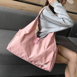 Sacs de sport de luxe personnalisés avec logo pour femmes, sacs de voyage, sacs de sport pour danseurs, sacs de fitness avec compartiment à chaussures et support pour tapis - Product Image 3