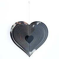 Kalp şekli rüzgar ahenge Metal rüzgar yakalayıcı aşk Metal çan dönen Chime Spinner 3D Metal Illusion rüzgar Spinner sanat