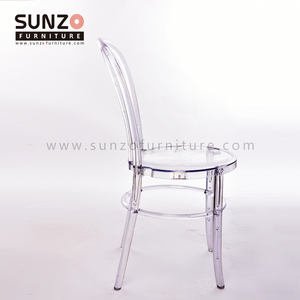 Mesas y Sillas Plásticas Apilables Doradas para Bodas de Lujo, Trono, Fundas para Sillas de Boda, Eventos, por Babquete Universidad - Product Image 4