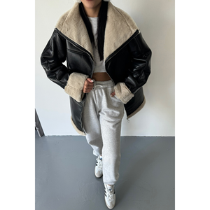 Chaqueta de Cuero Reversible con Mangas de Felpa y Detalle de Bolsillo sin Solapa en el Cuello - Abrigo de Invierno Softshell Negro y Blanco Talla XL - Product Image 3