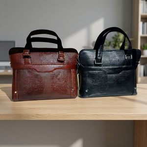 Pochette de luxe pour femme en cuir de buffle véritable gravé sur mesure, fermeture éclair, étanche, antivol, légère, 3L+ - Product Image 3
