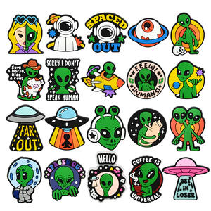 Charme de chaussure <span class=keywords><strong>Alien</strong></span> 2D en caoutchouc PVC souple, design créatif, décorations de chaussures <span class=keywords><strong>Alien</strong></span> mignon, breloques de bracelet, boucle de chaussure, breloques de sabot - Product Image 1