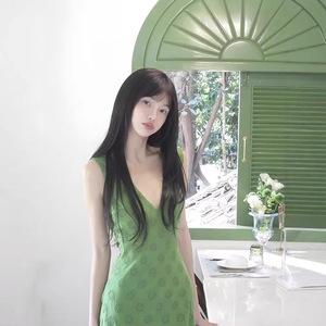 Korean Style Green Dress V Neck Slim Waist A Line Casual Summer Dress For Women Daily Wear Breathable Simple Design - Product Image 1