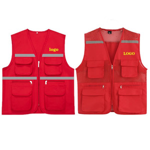 Gilet de sécurité réfléchissant personnalisé rouge, multi-poches, fermeture éclair, dos en maille, uniforme de travail pour la photographie, le bénévolat et les campagnes publicitaires - Product Image 1