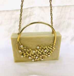 กระเป๋าคลัทช์เรซิ่นคุณภาพสูงสำหรับผู้หญิง ดีไซน์หรูหรา วัสดุทนทาน และน้ำหนักเบา สะดวกสบาย - Product Image 5