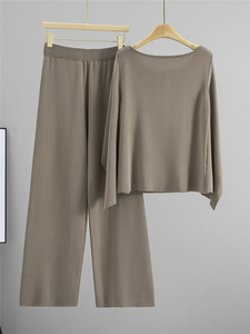 Ensemble deux pièces en maille tendance 2026 pour femme : <span class=keywords><strong>Cape</strong></span> décontractée effet superposé et pantalon – Collection Printemps-Automne - Product Image 5