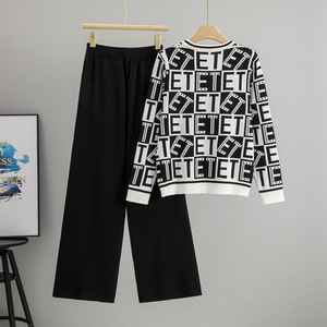 Ensemble pull tricoté pour femme avec haut à manches longues imprimé lettres et pantalon large – Tenue décontractée automne-hiver - Product Image 3
