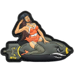 Patch PVC personnalisé en caoutchouc souple, vierge, coloré, avec logo sur mesure, motif dessin animé, motif '<span class=keywords><strong>Sexy</strong></span> Bomb Girl' - Product Image 4