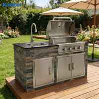 Cuisine extérieure moderne en acier inoxydable thermolaqué avec évier, barbecue 4 brûleurs et chariot intégré pour gaz naturel