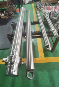 Cilindros Hidráulicos de Acero Inoxidable Cromados Duros de Alta Gama para Plataformas de Yates, Sistema Hidráulico con Automatización PLC - Product Image 1