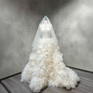 Vestido de Novia Moderno NT64 con Cuello Barco, Encaje, Apliques de Cristal y Flores 3D - Product Image 1