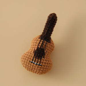 Broche de Guitarra Tejido a Crochet, Estilo Rock, Accesorio Decorativo para Chaquetas Vaqueras de Hombre, Regalo de Lana para Hermano Menor - Product Image 3