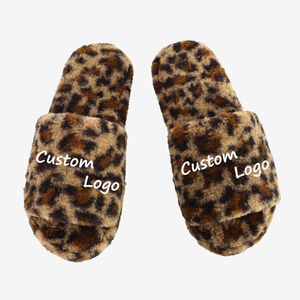 Ciabatte da Uomo Personalizzate di Lusso in Finta Pelliccia Shearling di Lana <span class=keywords><strong>con</strong></span> Ricamo, Morbide <span class=keywords><strong>Pantofole</strong></span> Invernali da Casa - Product Image 1