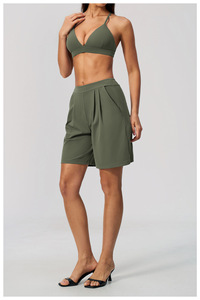 Ensemble de sport 2 pièces vert olive pour femme, haut court à bretelles et short, respirant, rayé, séchage rapide, en polyester tricoté, printemps-été - Product Image 3