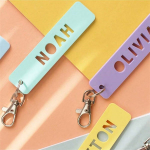 Tùy chỉnh khắc nhiều phông chữ <span class=keywords><strong>Keychain</strong></span> cá nhân nhựa cứng Móc Chìa Khóa Acrylic Tên văn bản tag - Product Image 3