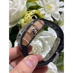 Nuevo y Moderno Reloj Mecánico Automático Tourbillon de Cerámica Negra de Alta Calidad 47 Black Knight para Hombre - Product Image 4