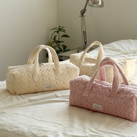 Sac de rangement matelassé en forme de cœur pour vêtements, gain de place, durable, design moderne pour les voyages, la salle de sport et l'usage quotidien