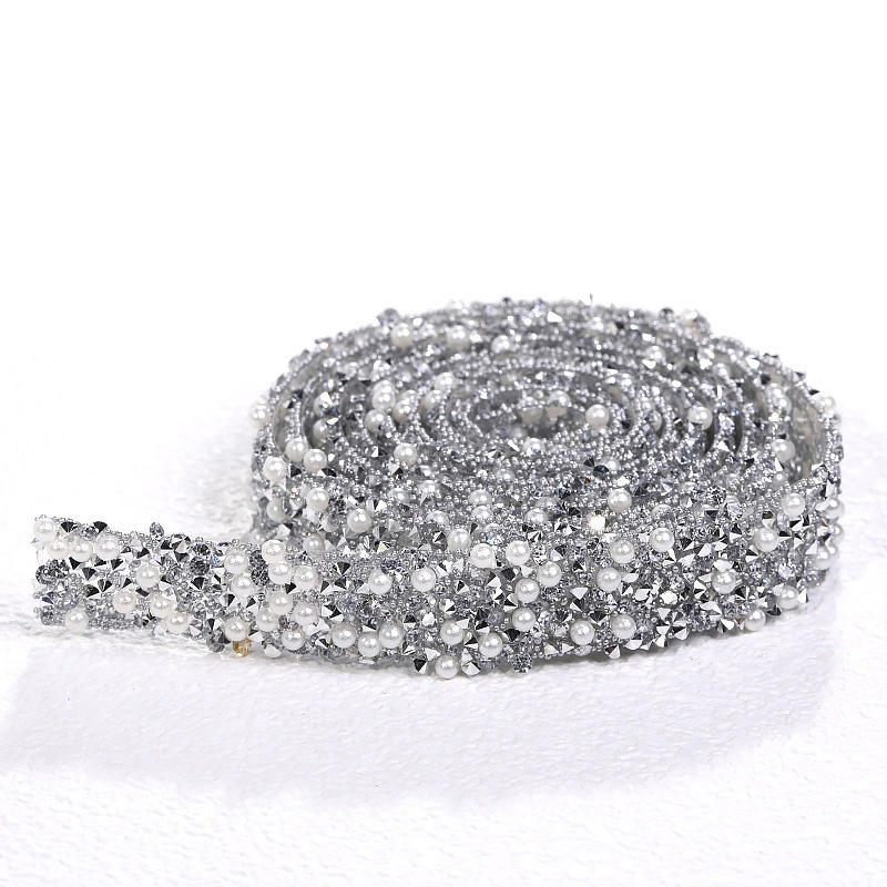 01 Base Platine avec Diamants Blancs et Perles