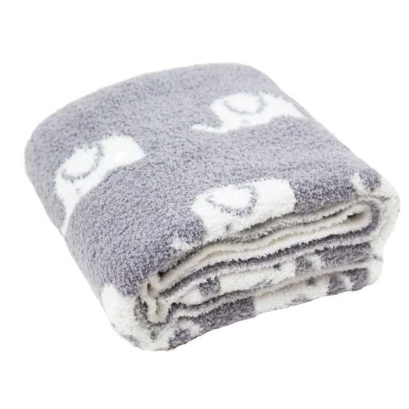 Fast shipping cute 100% polyester knitted comfort blanket with elephant pattern for newborn baby