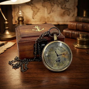 Reloj de Bolsillo de Latón con Diseño del Titanic, con Caja de Madera – Regalo Náutico - Product Image 1