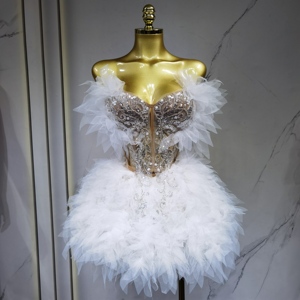 โนแวนซ์ Y4202 ชุดเดรสออกงานกลางคืนสำหรับผู้หญิง คอลเลคชั่นฤดูใบไม้ร่วง 2024 สายเดี่ยวเปิดหลัง ประดับเลื่อม คริสตัล หรูหรา ทันสมัย - Product Image 1