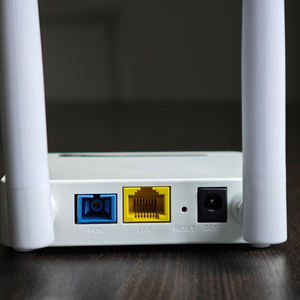 ONT XPON รุ่น ZC-501W ยอดนิยม 1 พอร์ต 2.4G WiFi ONU อินเทอร์เฟซ 1GE  HGU ที่เชื่อถือได้  ตัวเชื่อมต่อไฟเบอร์ออปติก FTTH SC UPC - Product Image 4